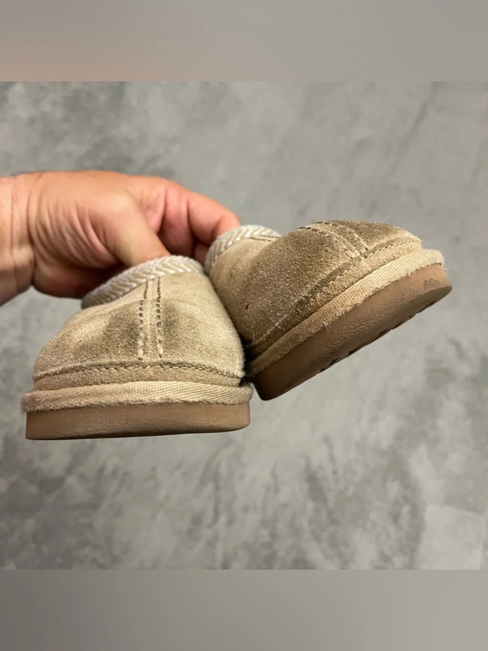 Koolaburra by UGG 1159670K Sand BURREE SLIPPERS Faux Fur Lining Size 1